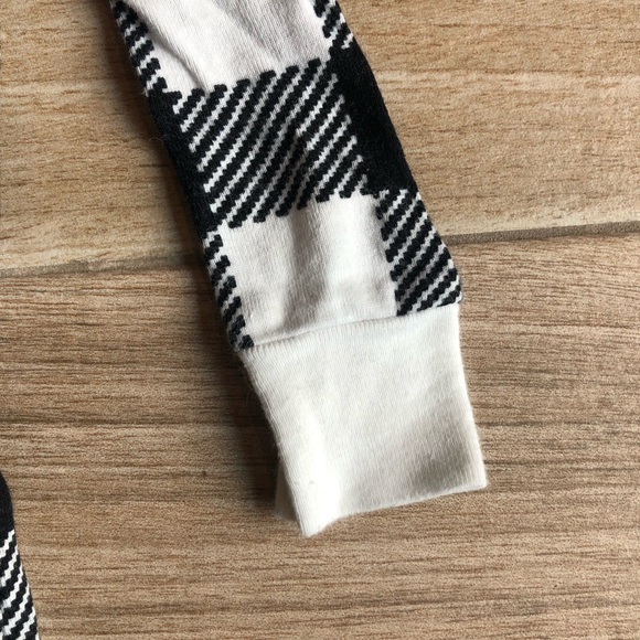 OLD NAVY One Piece Buffalo Check Pajamas Size 2T - Picture 3 of 5